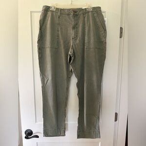 14 Old Navy baggy green cargo pants NWT